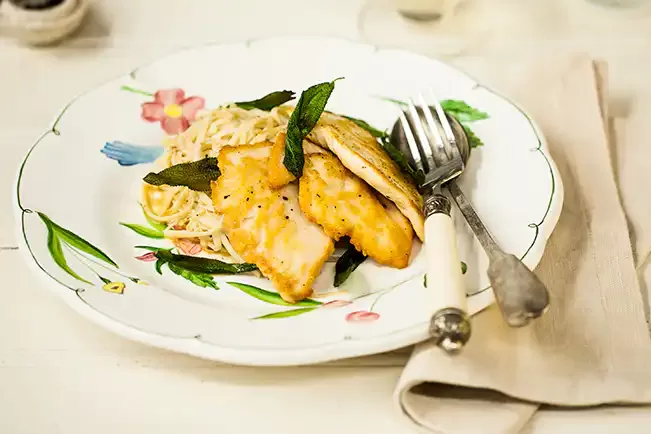 Receita de Paillard de frango com espaguete de pupunha
