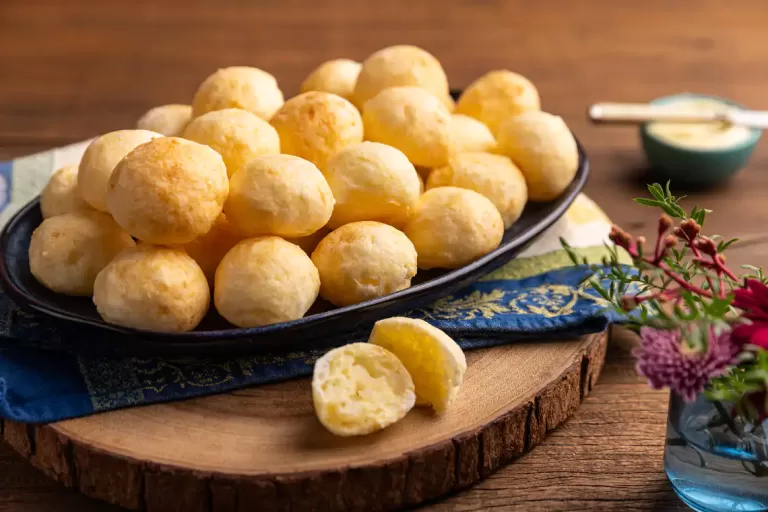 Receita de Pão de queijo coquetel