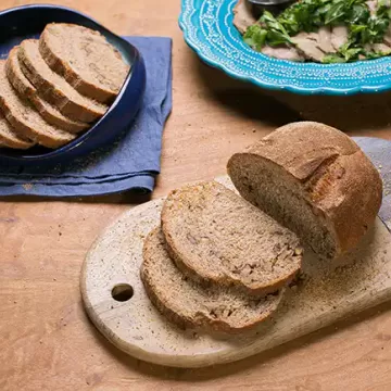 Pão integral com nozes