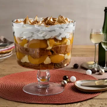 Pavetone com pêssego