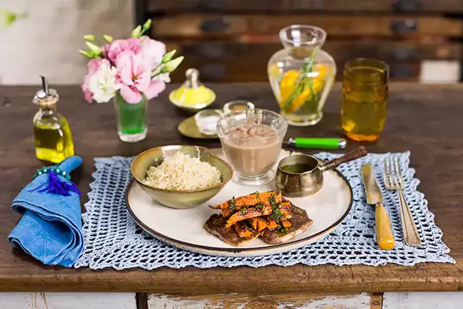 Receita de Pê-efe de bife de contrafilé com cenoura assada