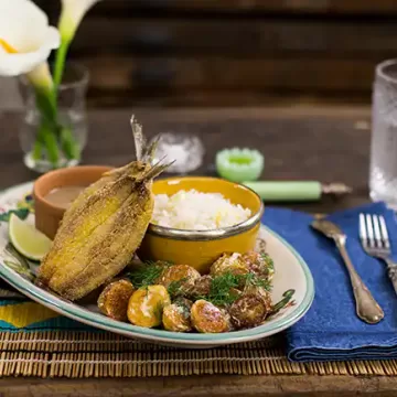 Pê-efe de sardinha com salada de batata assada