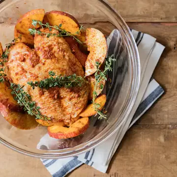 Peito de frango assado para sanduíche