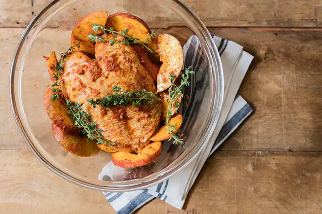 Peito de frango assado para sanduíche