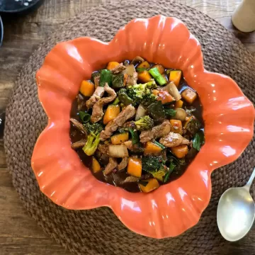 Picadinho oriental com abóbora e brócolis