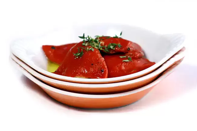 Receita de Pimentos del pequilho recheados com champignon ao perfume de alecrim