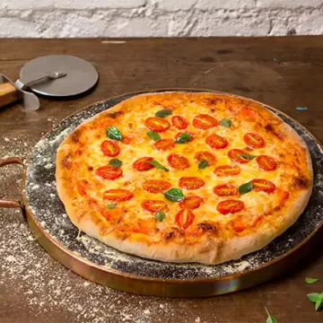 Pizza caseira de muçarela