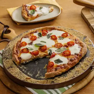 Pizza de muçarela com burrata