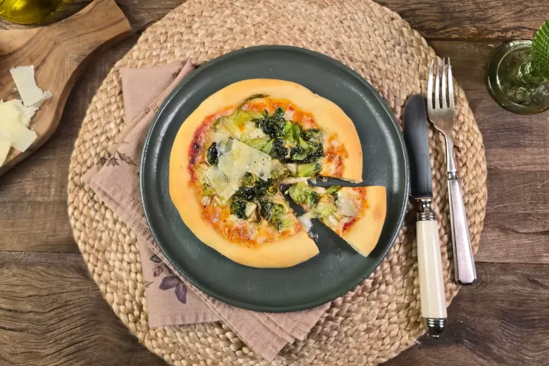 Receita de Pizza rápida de escarola na Air Fryer da Rita Lobo