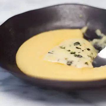 Polenta com gorgonzola