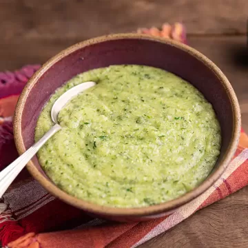 Polenta mole com espinafre