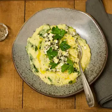 Polenta mole com espinafre e gorgonzola