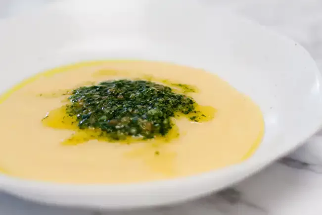 Receita de Polenta mole com pesto de salsinha
