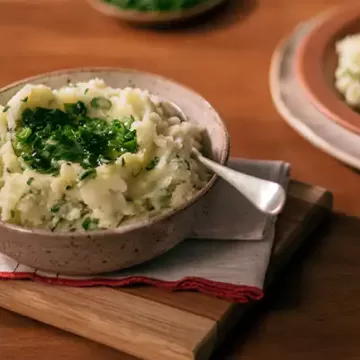 Purê de batata com azeite e cebolinha