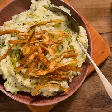 Purê de batata com chips de casca