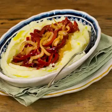 Purê de batata com refogado de pimentão