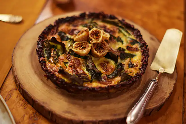 Quiche de arroz com couve, gorgonzola e figo (reaproveitamento)