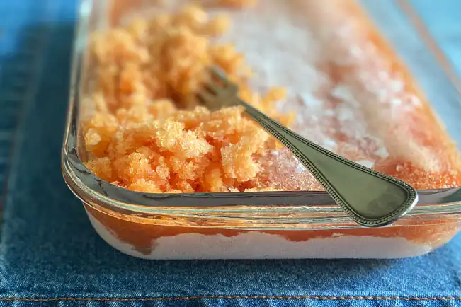 Raspadinha de mamão com gengibre