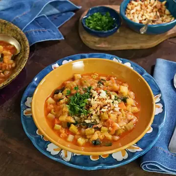 Ribollita (sopa italiana de legumes com pão - reaproveitamento)