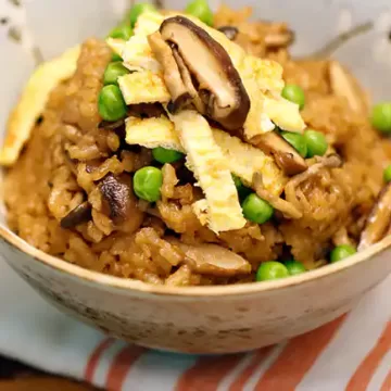 Risoto japonês com cogumelos