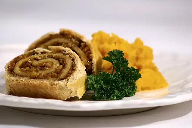 Receita de Rocambole de carne com purê de abóbora