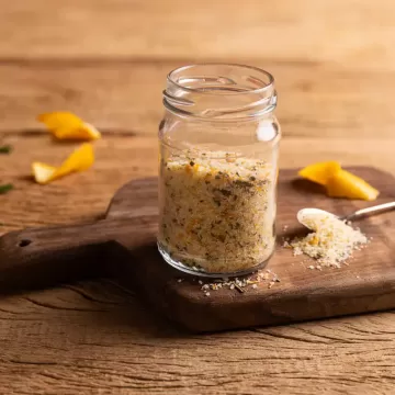 Sal de laranja e alecrim