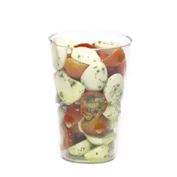 Salada caprese com ovinhos de codorna para crianças