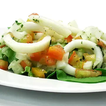Salada com lulas ao vinagrete