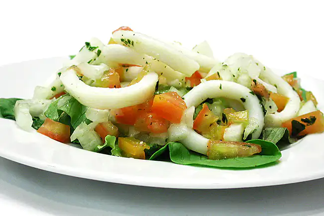 Salada com lulas ao vinagrete