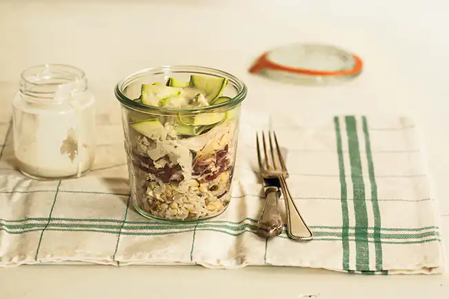 Salada de arroz sete cereais com frango