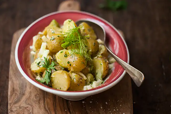 Salada de batata com maionese caseira