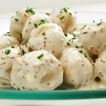 Salada de batata com molho de iogurte e mostarda