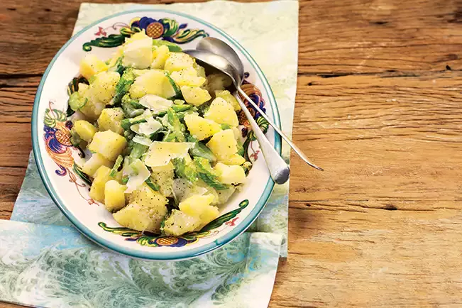 Receita de Salada de batata com salsão