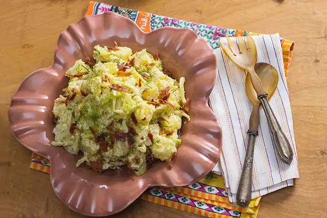 Salada de batatas e erva-doce com maionese caseira