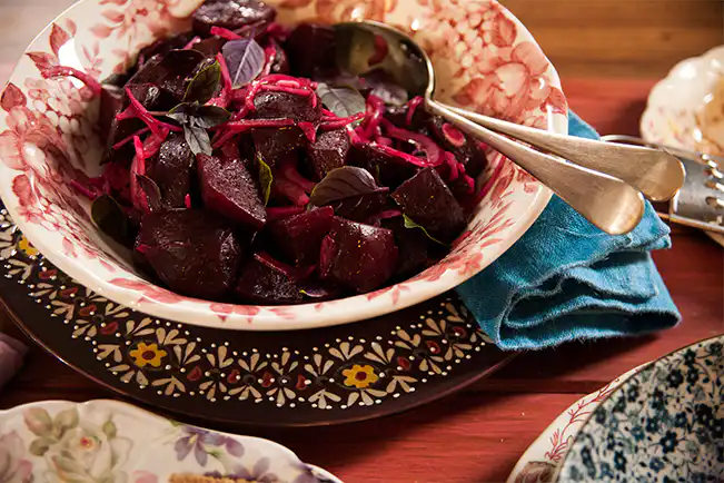Salada de beterraba, cebola-roxa e balsâmico