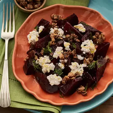 Salada de beterraba com endro e queijo feta
