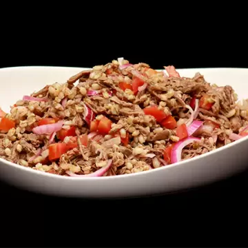 Salada de carne desfiada e cevada