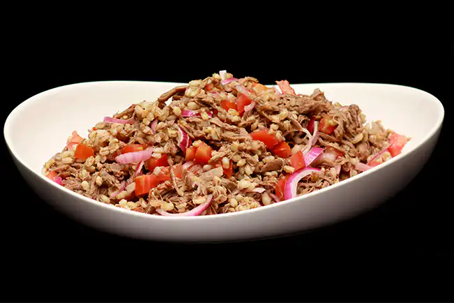 Salada de carne desfiada e cevada