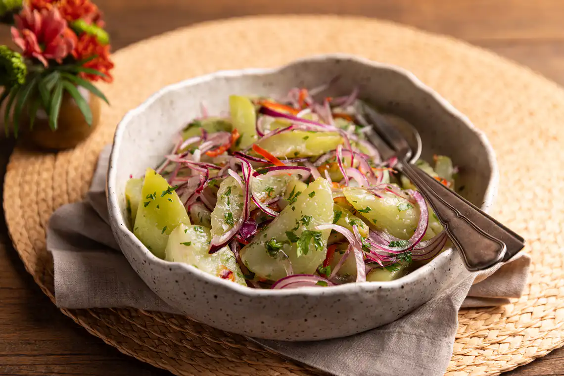 Salada de chuchu na panela de pressão elétrica