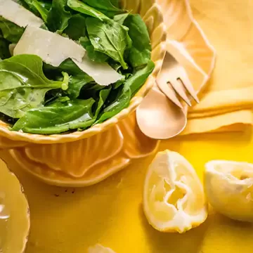 Salada de espinafre com parmesão