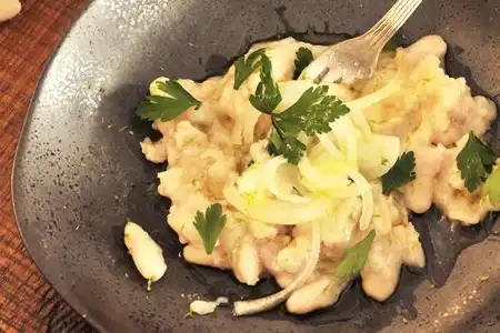 Salada de feijão-branco