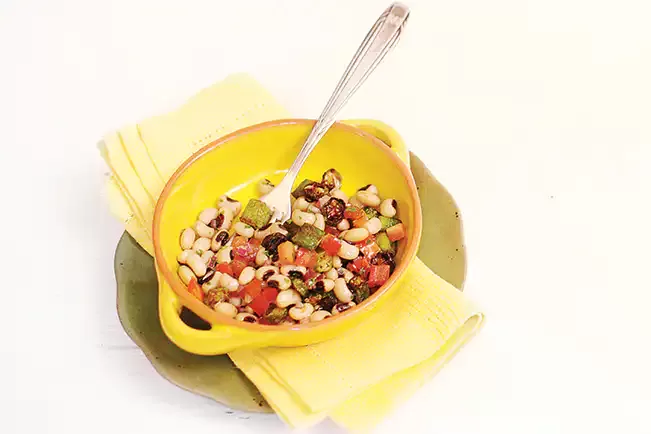 Receita de Salada de feijão-fradinho com quiabo