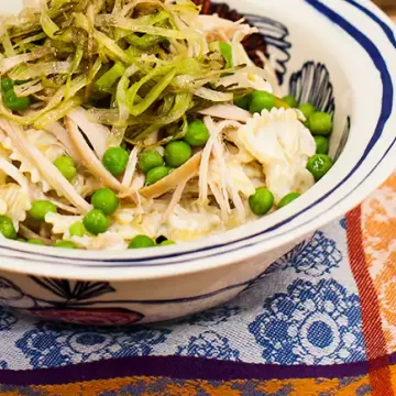 Salada de macarrão à parisiense com frango (reaproveitamento)