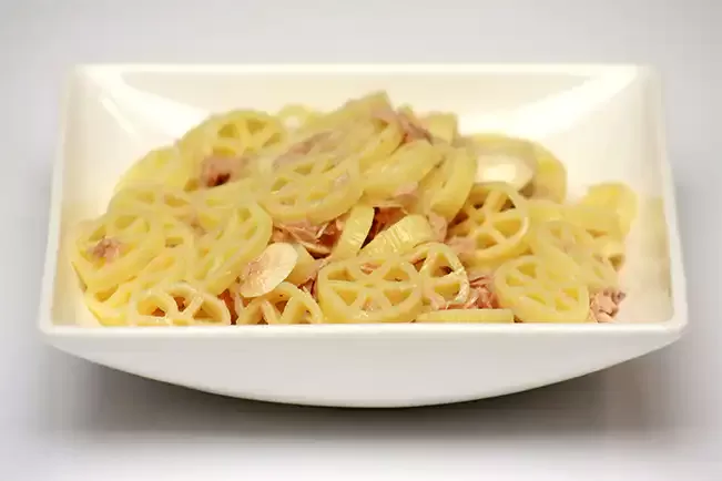 Receita de Salada de macarrão com atum