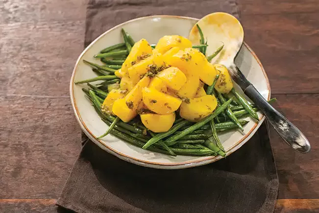 Receita de Salada de mandioquinha com vagem e molho de alcaparras