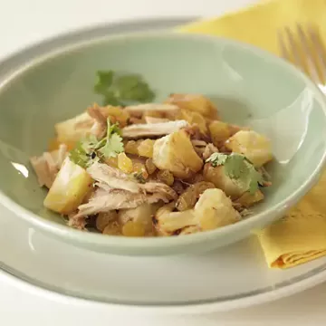 Salada de pernil com abacaxi