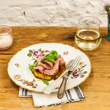 Salada de tender com abacaxi grelhado (reaproveitamento)