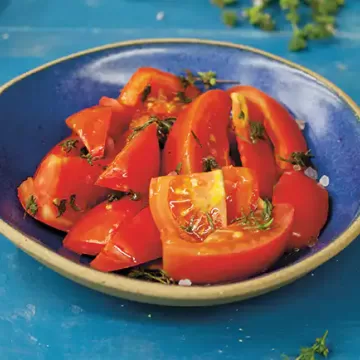 Salada de tomate com segurelha