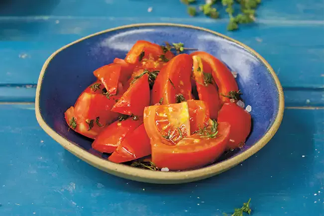 Receita de Salada de tomate com segurelha