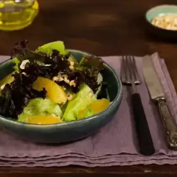 Salada de verdes com amendoim